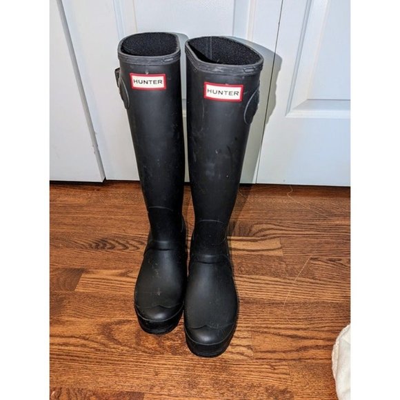 Hunter Black Size 9 Original Tall' Rain Boot with Hunter Socks - Picture 7 of 9